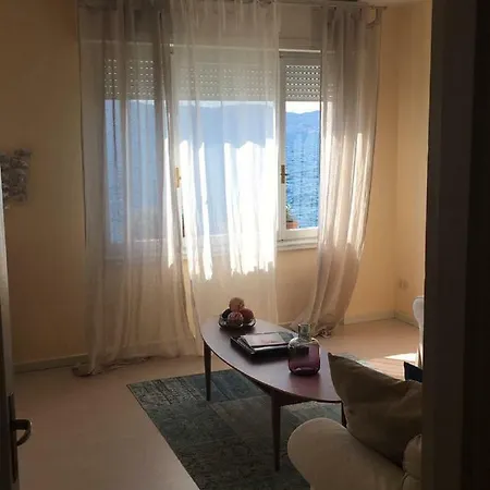 La Casa Sul Lago Apartment *